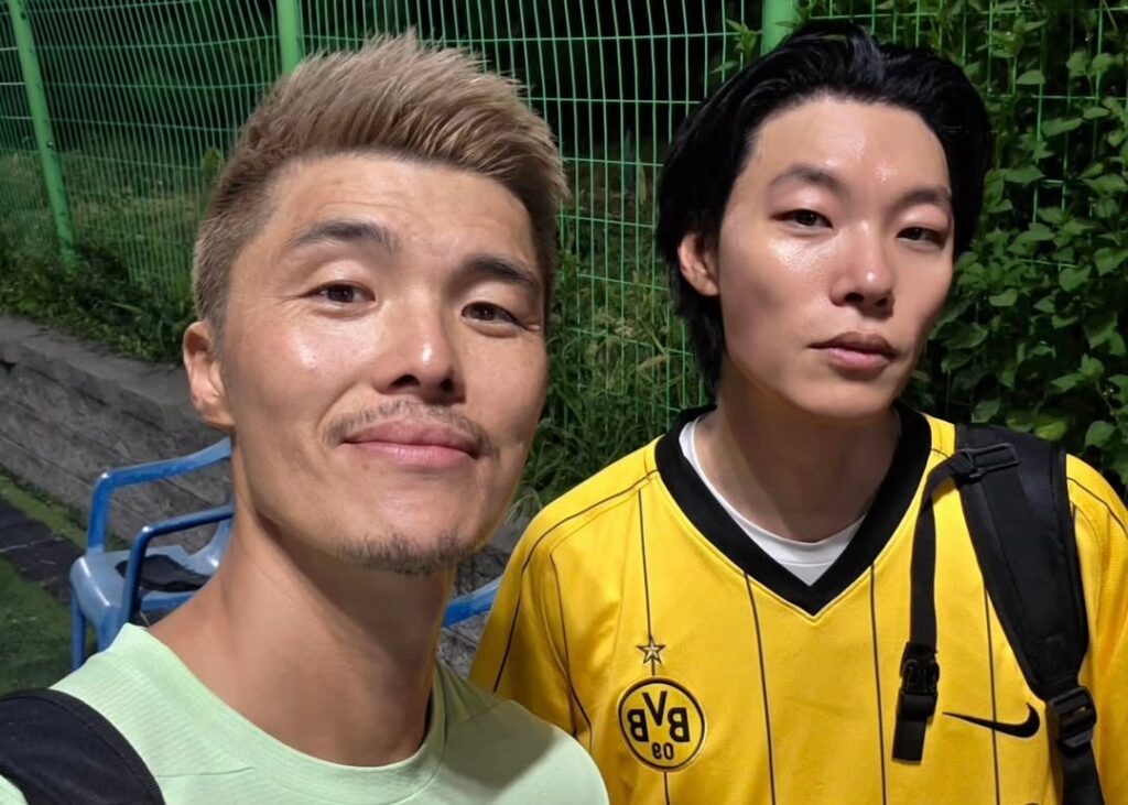 Kリーグ伝説GKと韓国人気俳優が並ぶ…異色ツーショットに熱視線 | 話題の投稿 | スポーツブル (スポブル)