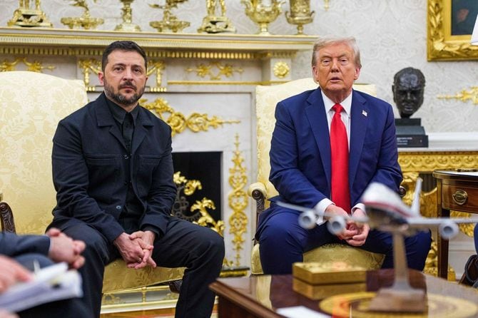 2025年8月18日、米国ワシントンD.C.のホワイトハウス大統領執務室で、ドナルド・J・トランプ米大統領がウクライナのヴォロディミル・ゼレンスキー大統領と会談した。