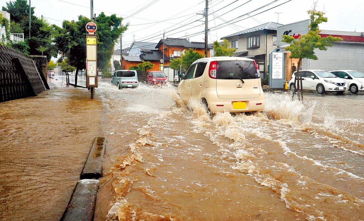 石川県内大雨 道路冠水や停電、特急運休 加賀中津原、観測史上最大の１時間７０・５㍉｜社会｜石川のニュース｜北國新聞 - 北國新聞