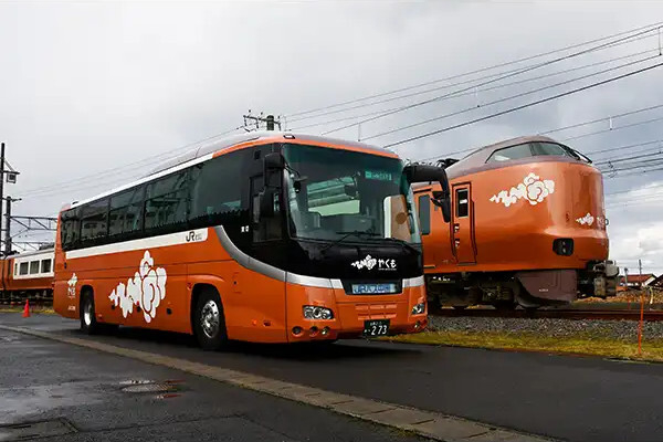 米子支所・出雲支所 車両基地ダブル見学・やくもラッピングバス共演ツアー
