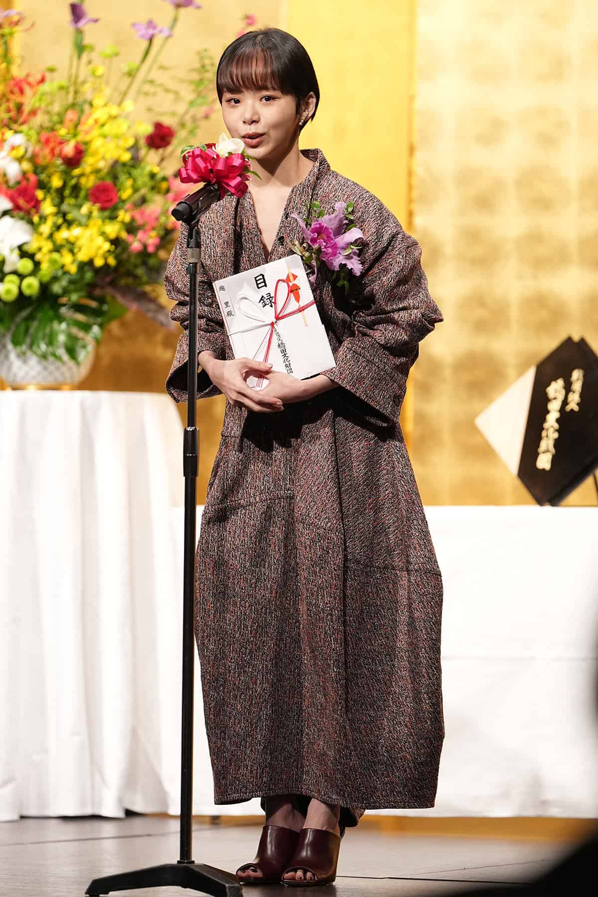 【独自】趣里のお腹がぽっこり！　三山凌輝と地元区役所への“ラブラブ訪問”キャッチ、仕事はセーブへ