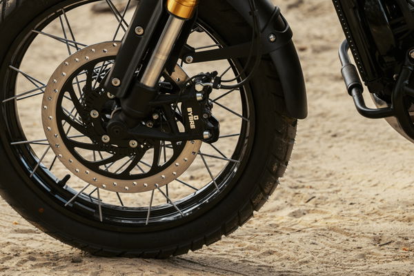 Triumph Scrambler 400 XC-クロスレースのスポーク付きホイール