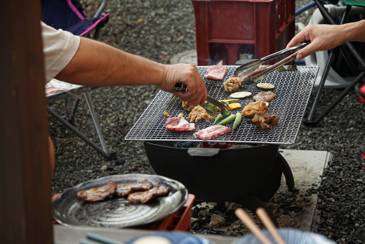 【鹿児島県阿久根市】「大川の日常」×「一軒貸切の宿」から生まれる阿久根暮らしの新しい選択肢。／ 的場邸 matobatei