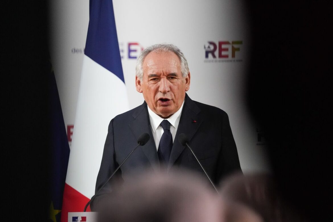 フランスの命運、９月８日の信任投票が左右－バイル仏首相 - Bloomberg