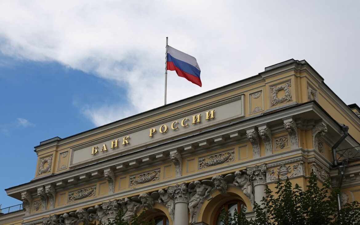 破綻したロシアの外貨準備戦略に見るドル離れの夢物語、米国の傲慢に怒りの新興国も制裁を受ければ決済は目詰まり 【土田陽介のユーラシアモニター】金がドル離れの受け皿になるとしても貿易決済には向かない(1/4) | JBpress (ジェイビープレス)