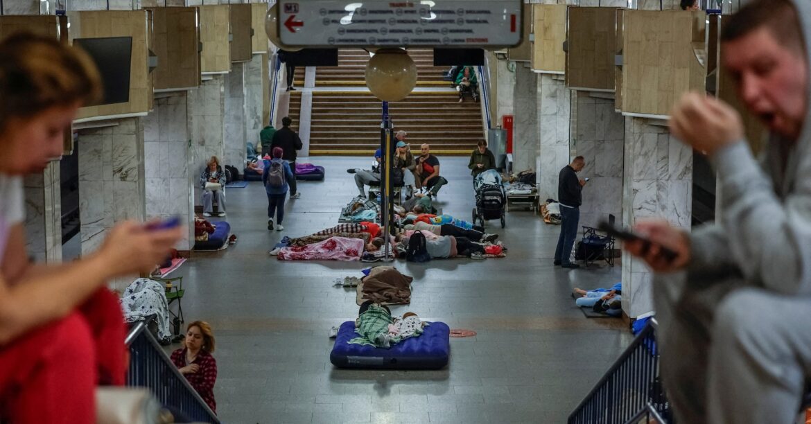 ロシアがウクライナに大規模空爆、鉄道員ら負傷・重要インフラ被害 | ロイター ロシアがウクライナに大規模空爆、鉄道員ら負傷・重要インフラ被害 | ロイター