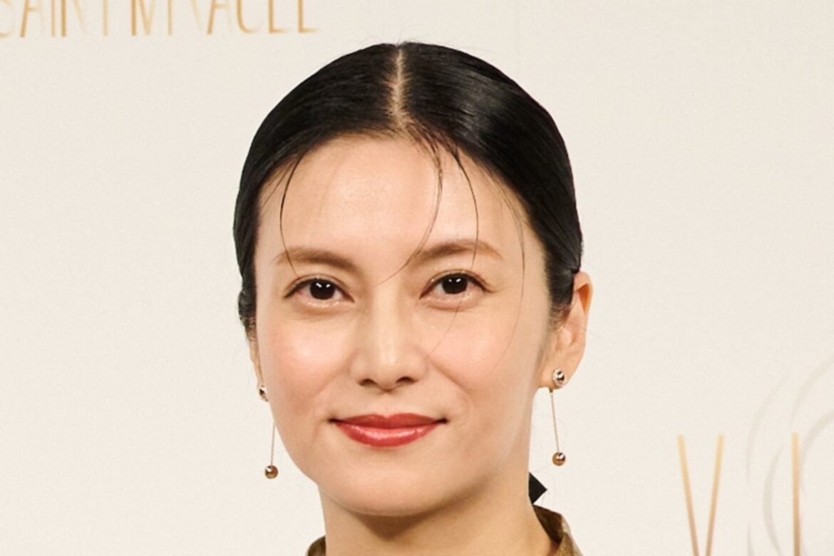 柴咲コウ 美スタイルコーデで台湾観光！八木亜希子との2ショットも「自然体な笑顔」「ビジュ爆発してる」「絵になるの～」の声 旅行調査も紹介 | LIMO