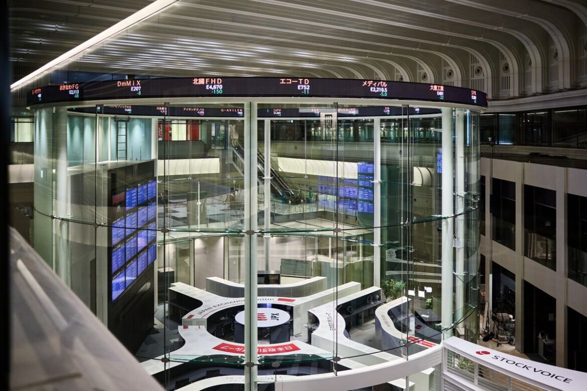 日経平均の新規採用はＳＨＩＦＴ、シチズン時計は除外へ - Bloomberg