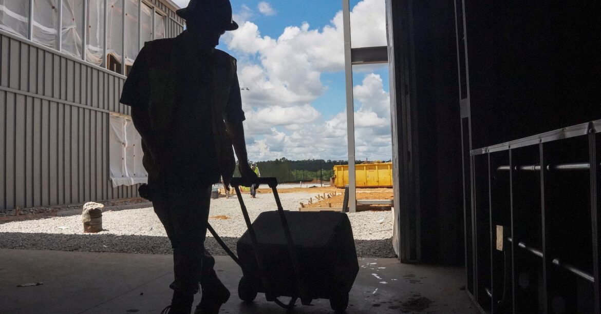 米、職場での不法移民取り締まり強化へ　現代自工場捜索受け | ロイター