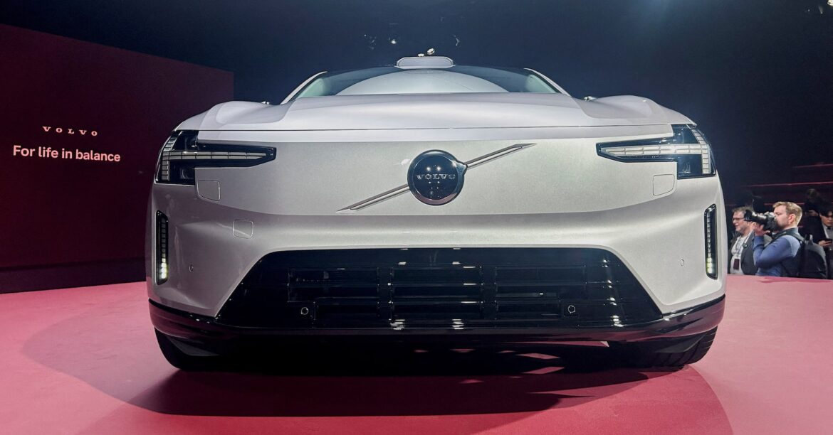 欧州自動車メーカー、メルセデス以外は排出目標達成見込み＝調査 | ロイター