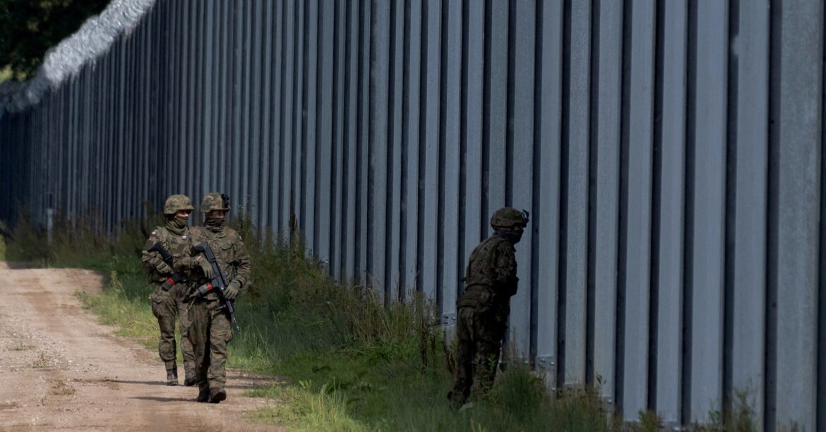 ポーランド、ベラルーシ国境を封鎖へ ロシアの合同軍事演習控え | ロイター ポーランド、ベラルーシ国境を封鎖へ ロシアの合同軍事演習控え | ロイター