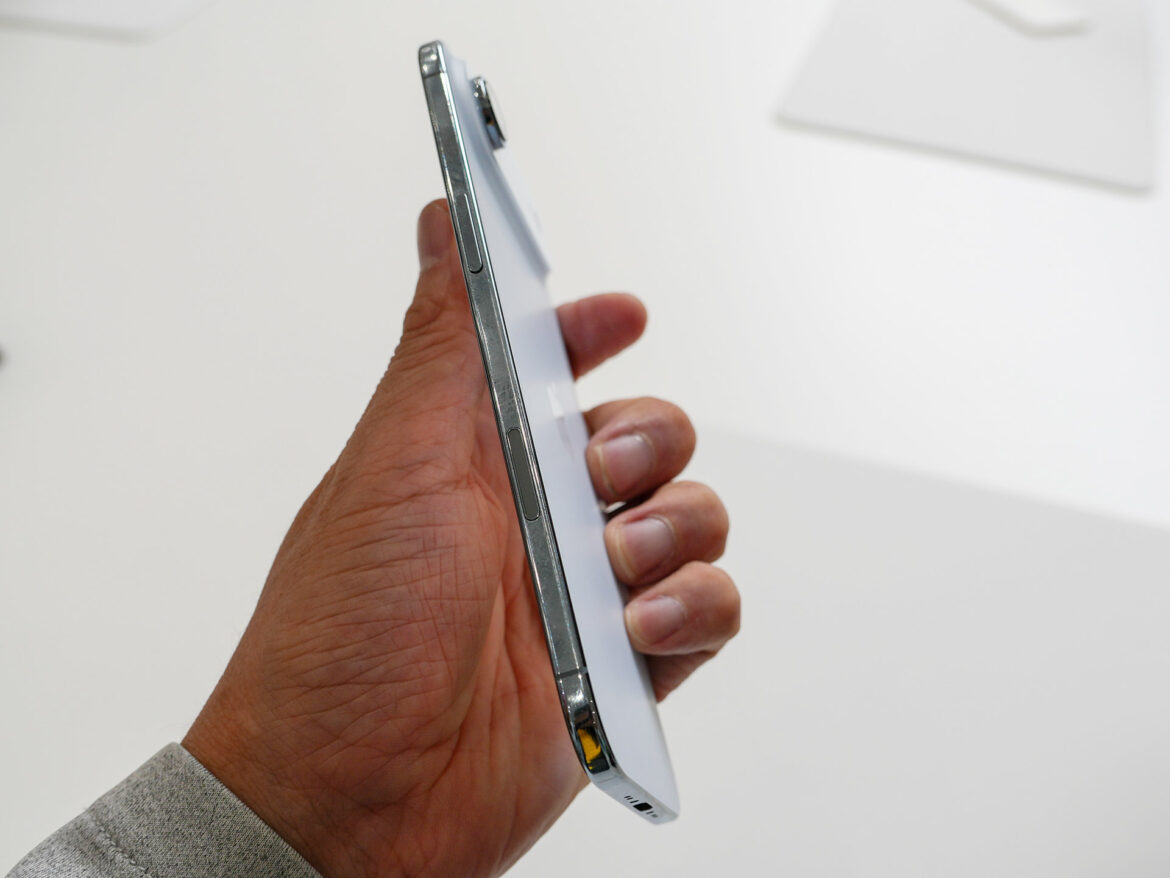 【西田宗千佳のRandomTracking】今年の新iPhone、AirPods Pro 3、Apple Watchを現地からハンズオン速報 – AV Watch 【西田宗千佳のRandomTracking】今年の新iPhone、AirPods Pro 3、Apple Watchを現地からハンズオン速報 - AV Watch