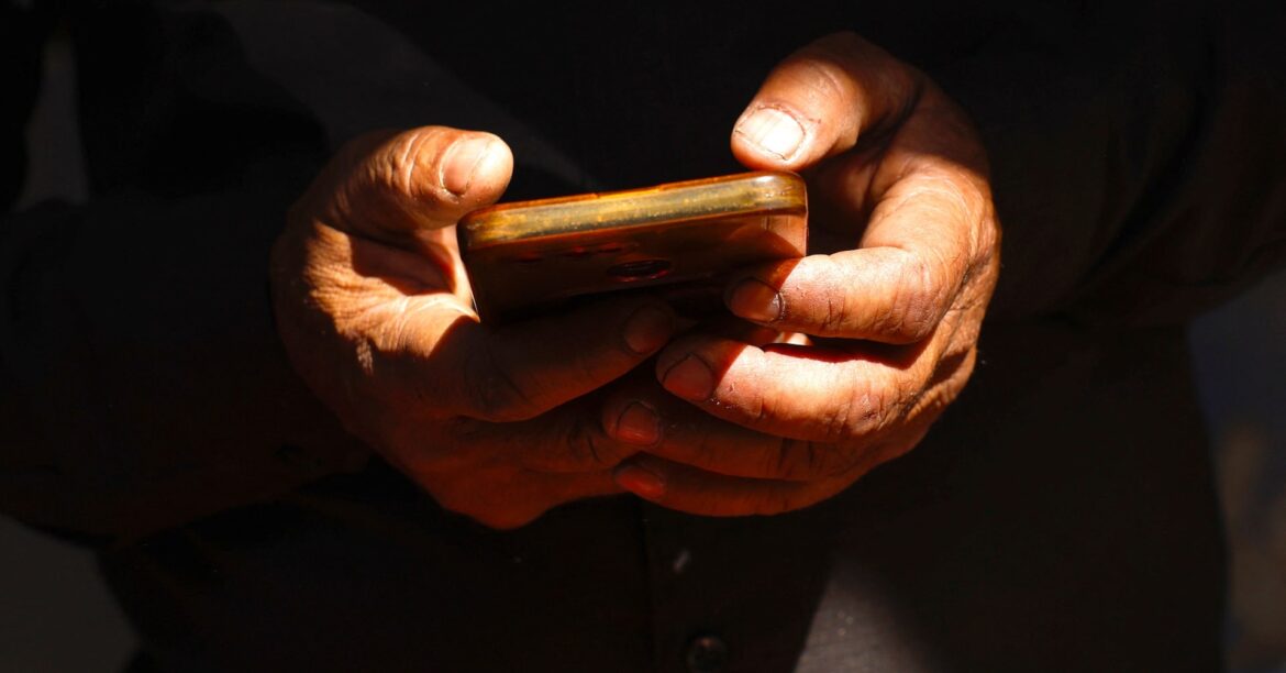 アングル:インドでリアルマネーゲーム規制、ユーザーの闇市場流入促す懸念も | ロイター アングル:インドでリアルマネーゲーム規制、ユーザーの闇市場流入促す懸念も | ロイター