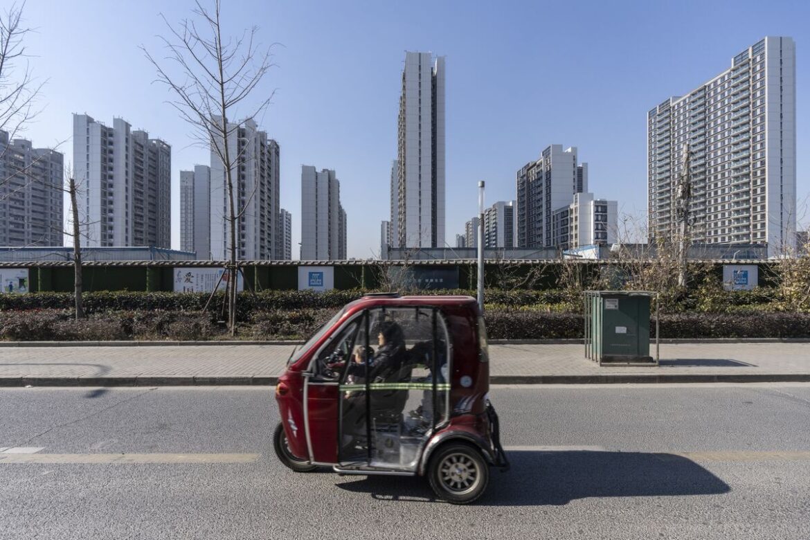 中国の中古住宅価格、8月は下落幅拡大－主要都市の購入規制緩和でも - Bloomberg