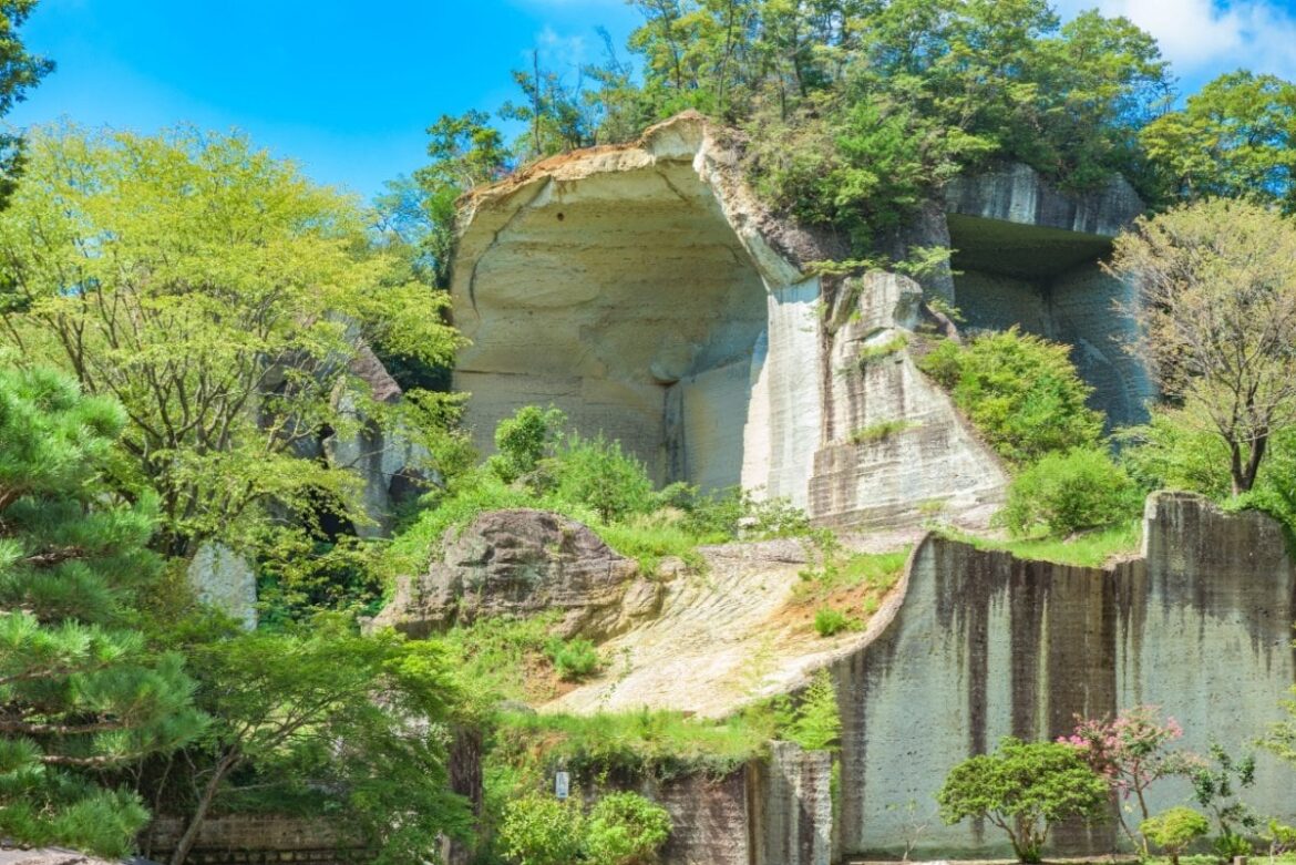 栃木県宇都宮市にある地下採掘場　「不思議な光景」に思わず目を疑う | LIMO | くらしとお金の経済メディア