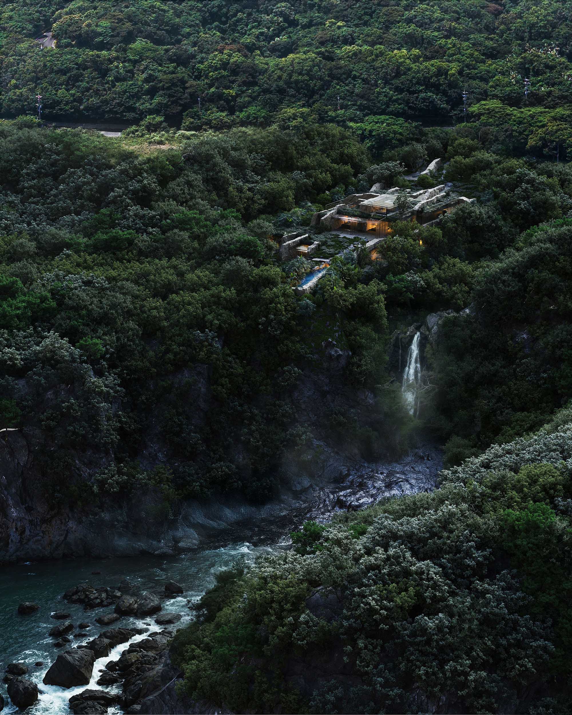 〈NOT A HOTEL YAKUSHIMA〉ジャン・ヌーヴェル