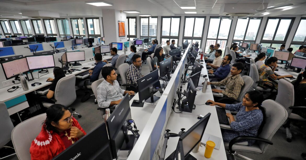 インド総合ＰＭＩ、9月は61.9に低下　予想も下回る | ロイター
