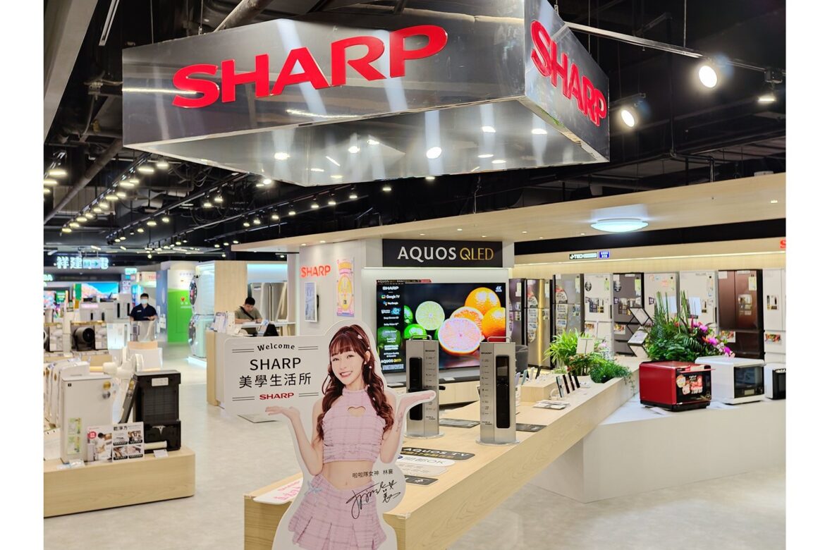 シャープが台湾で本気！　AQUOSスマホを堂々と展示 - ケータイ Watch