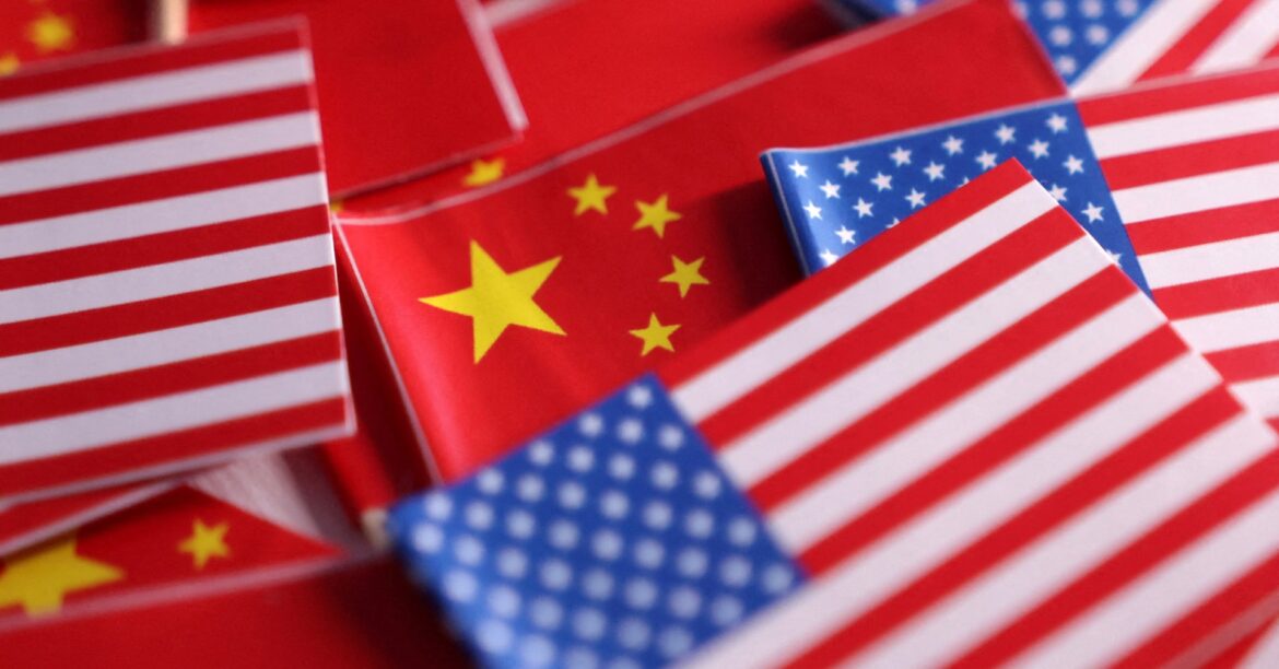 アングル：中国新設の技能ビザ、米国から流出する人材の受け皿になるか | ロイター