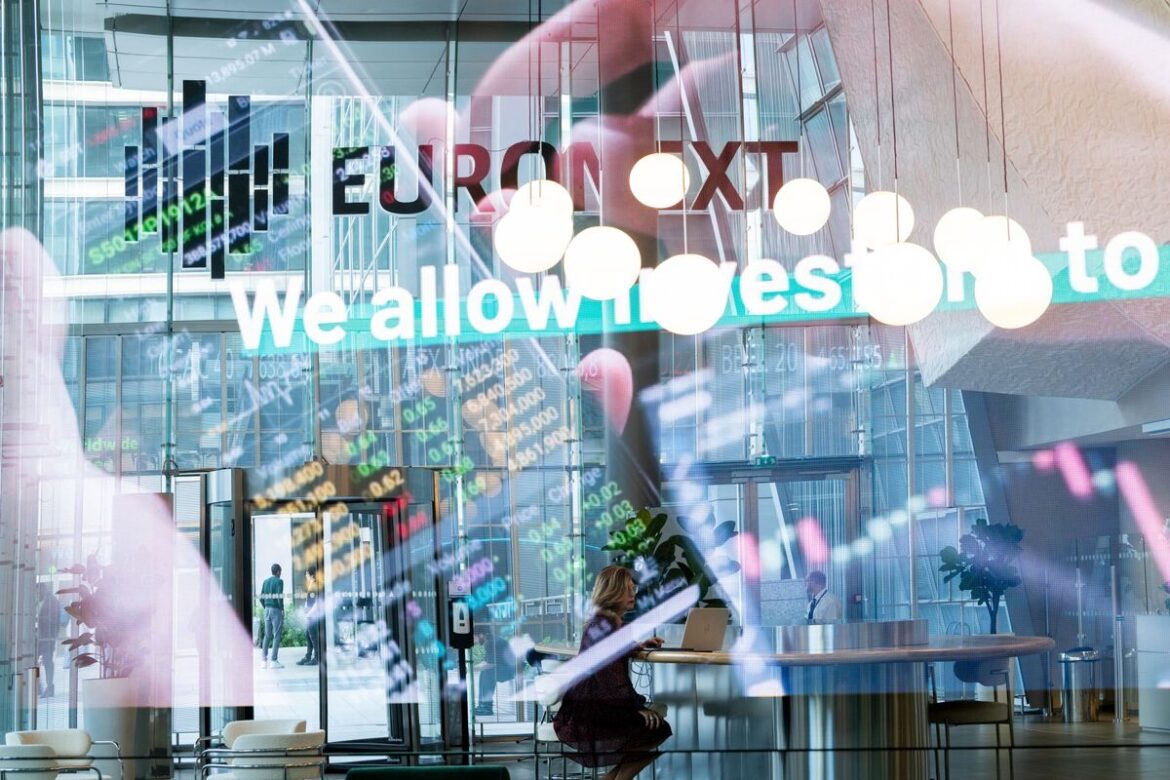 【欧州市況】株は上昇、９月としては6年ぶり大幅高－英債変わらず - Bloomberg