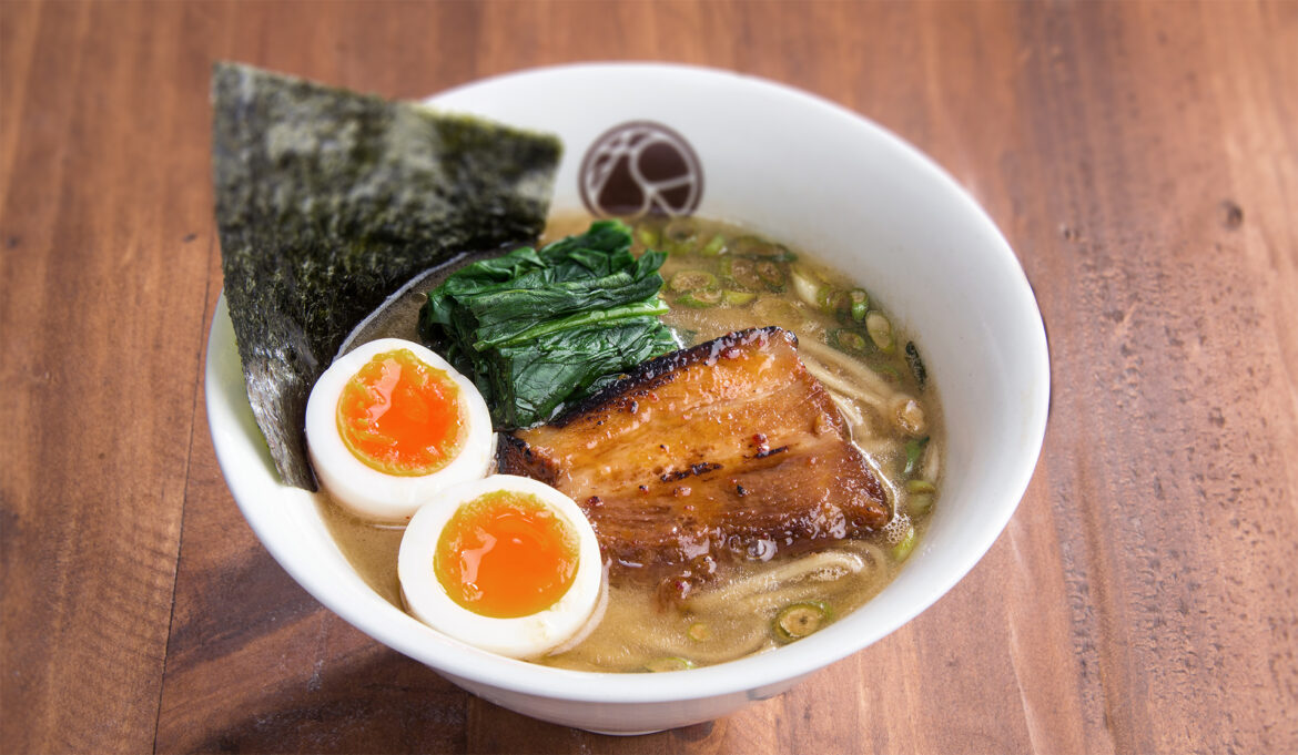 ドイツ・フランクフルトで予約が取れないラーメン店 欧米中からお客さんが集まる一杯 「ラー博」伝説(33)（おとなの週末） - Yahoo!ニュース