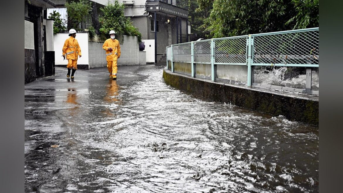 東京都と神奈川県に記録的短時間大雨情報、目黒区で１３４ミリ…谷沢川が氾濫 - 読売新聞オンライン