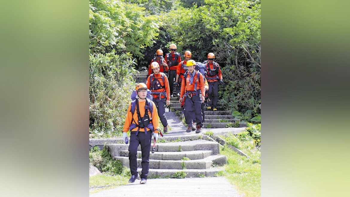 鳥海山で遭難・救助された児童の父親「一本道で迷わないと甘く見ていた」…電波悪く「紙の地図持てばよかった」 - 読売新聞オンライン
