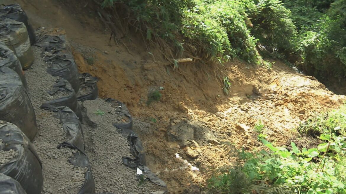 富山県砺波市の国道359号線で路肩崩落 100ミリ超の大雨が地盤緩める、応急工事で対面通行可能も本格復旧には時間（FNNプライムオンライン） - Yahoo!ニュース - Yahoo!ニュース
