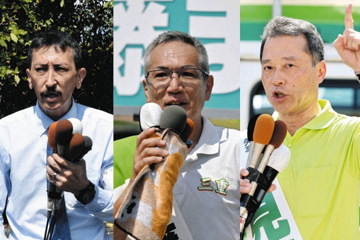 （右から届け出順に）一見勝之さん、伊藤昌志さん、石川剛さん