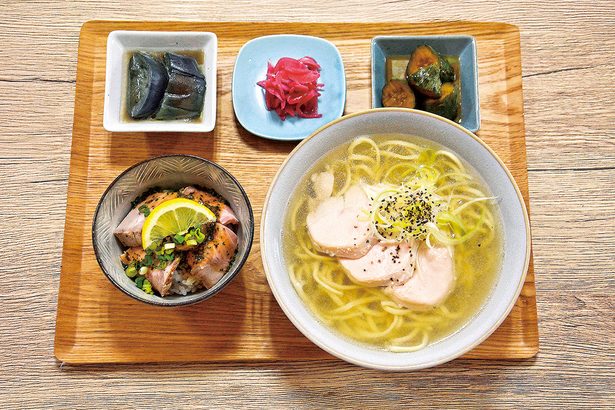 京都仕込みの味を沖縄で気軽に　cafe moi moi　北谷町港
