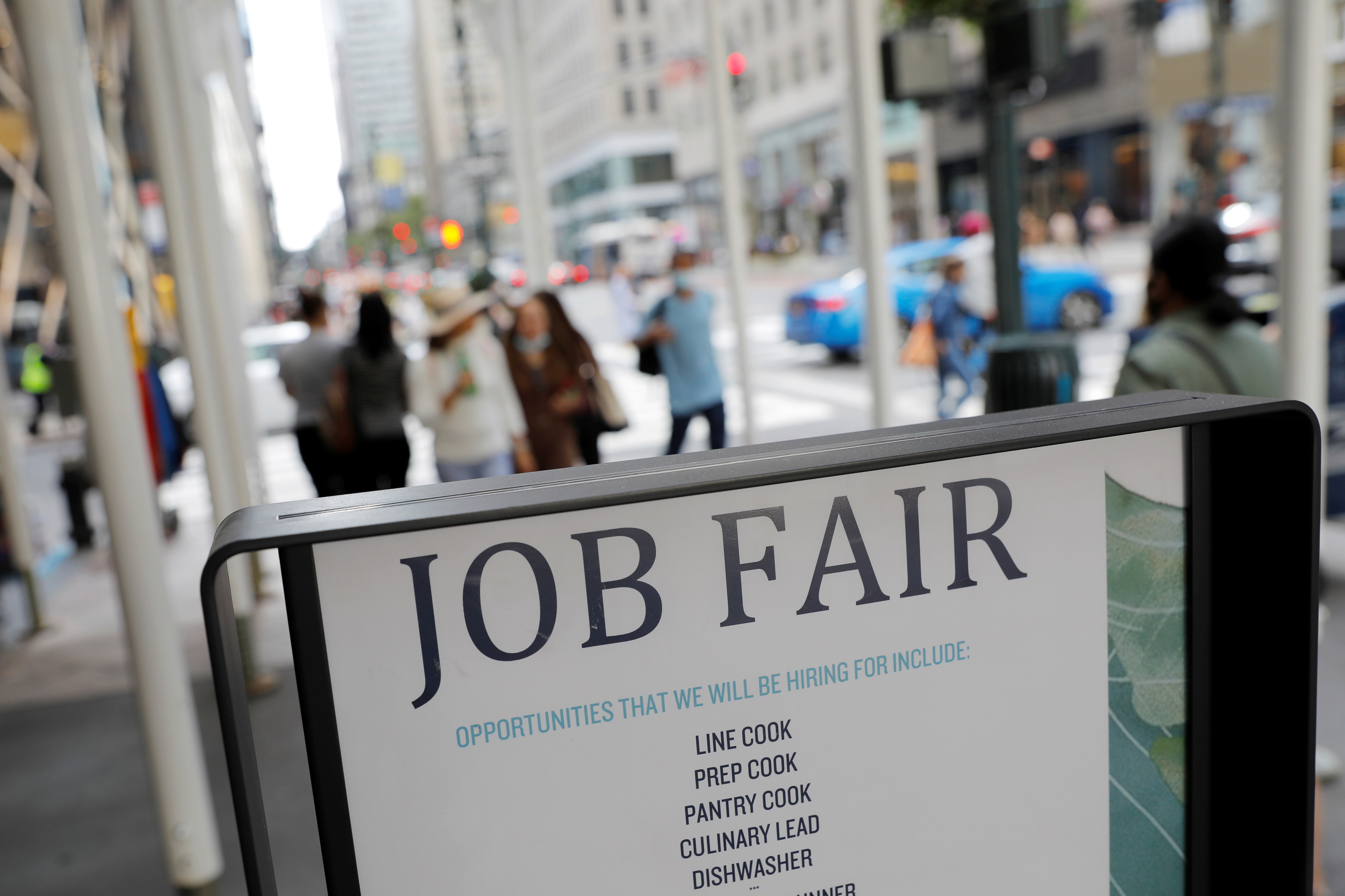 米新規失業保険申請、2.7万件増の26.3万件　労働市場の緩和示唆