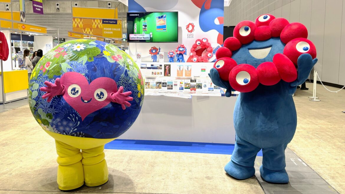 ミャクミャクが「第9回アフリカ開発会議（TICAD 9）」関連イベントに登場しました！トゥンクトゥンクとの初対面も！ | EXPO 2025　大阪・関西万博公式Webサイト