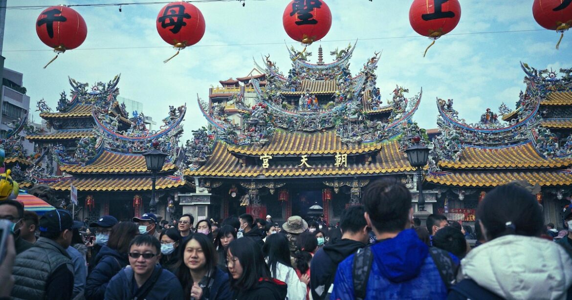 空族が台湾を捉えたドキュメンタリー映画「潜行一千里 ILHA FORMOSA」11月公開(コメントあり) – 映画ナタリー 空族が台湾を捉えたドキュメンタリー映画「潜行一千里 ILHA FORMOSA」11月公開(コメントあり) - 映画ナタリー