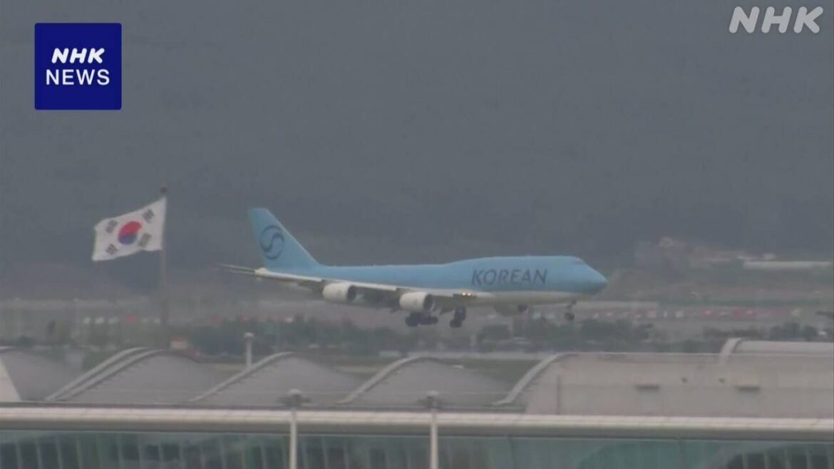 アメリカで拘束 日本人搭乗機 韓国インチョン（仁川）空港到着 - nhk.or.jp