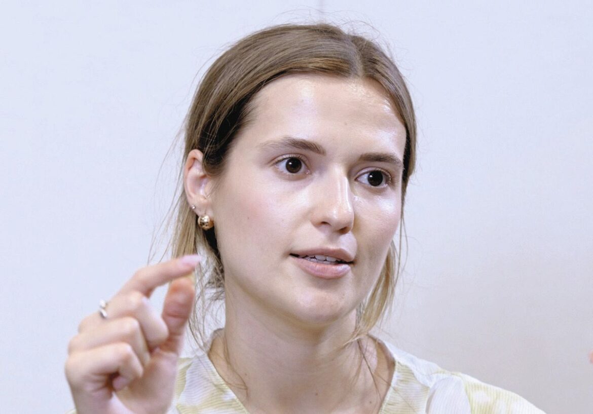 ロシアの侵略は深刻な脅威…「それでも民主主義を守り抜く」ウクライナの若手ジャーナリストの決意:東京新聞デジタル – 東京新聞デジタル 東京新聞のインタビューに答えるジャーナリストのユリヤ・ティモシェンコ氏=東京都千代田区の東京新聞で(安江実撮影)