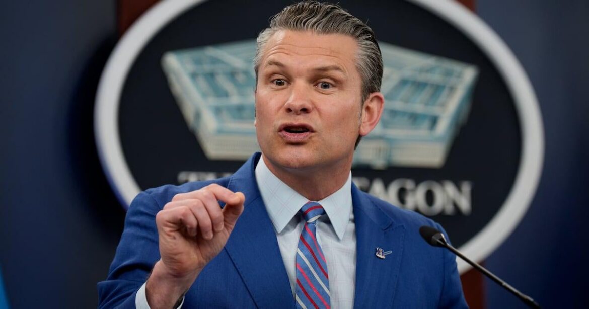Hegseth'sは、容赦なくock笑されたすべてのハンドに「電子メール」になった可能性があります
