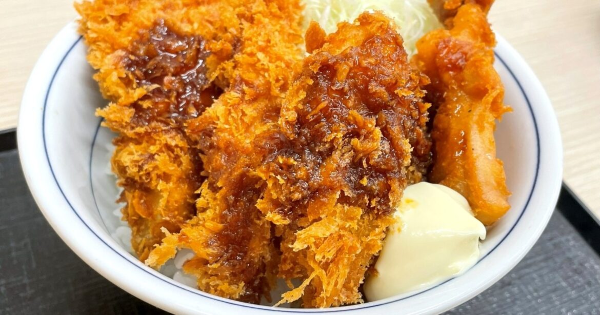 かつやの新商品「秋の海鮮フライ定食」は定食で頼んではいけない / 必ず “丼” で頼むべき理由 - ロケットニュース24