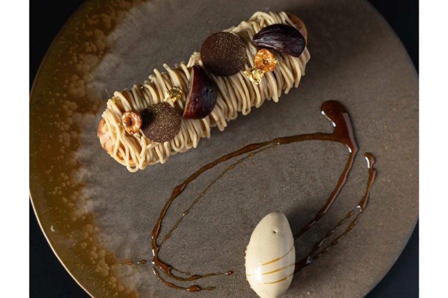 『阪神モンブラン展』に登場する「Patissiere MAYO」のモンクレール（1人前2860円）は各日販売予定数100個