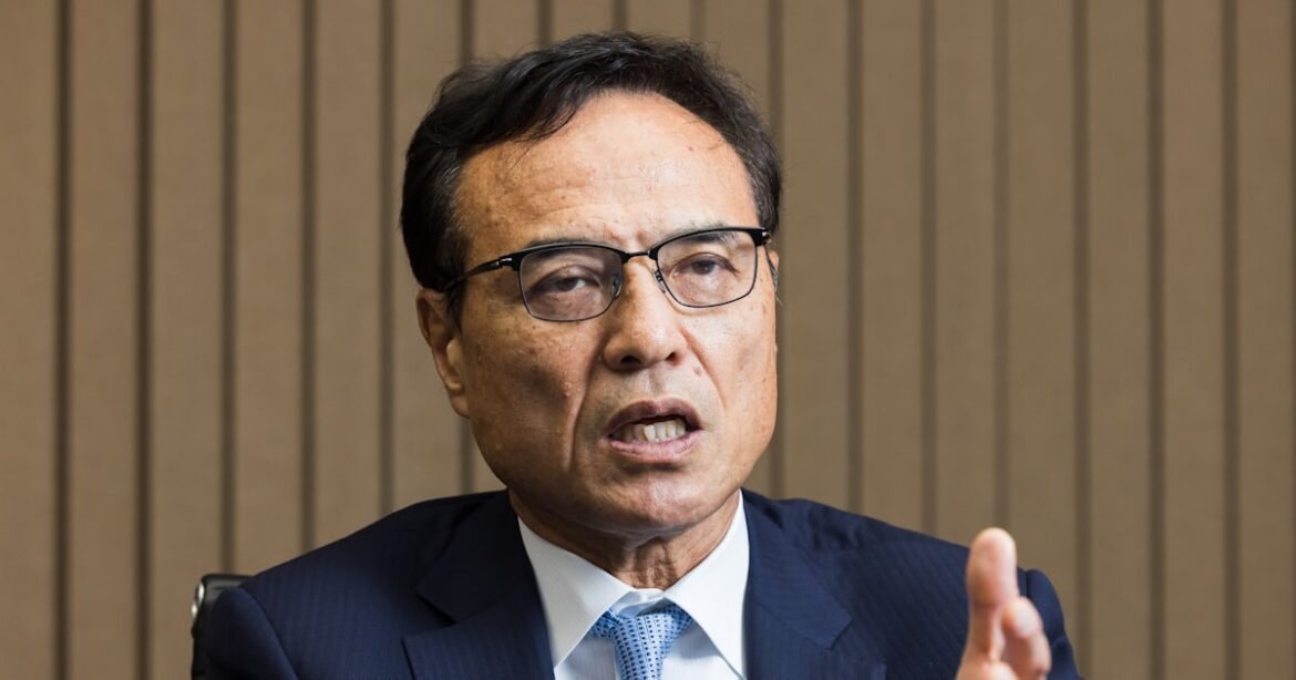 サントリーHD新浪剛史会長が辞任へ 違法疑いの薬品入手で捜査対象 - 日本経済新聞