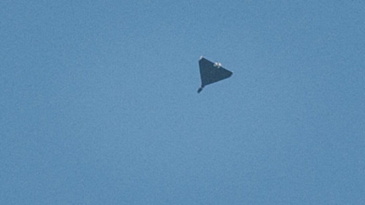 ウクライナはロボット戦争の最先端を進んでいる、24時間ノンストップで開発した新兵器を最前線で実践活用しておりその進化ぶりは加速中 | グローバルアイ | 東洋経済オンライン ウクライナはロボット戦争の最先端を進んでいる、24時間ノンストップで開発した新兵器を最前線で実践活用しておりその進化ぶりは加速中 | グローバルアイ | 東洋経済オンライン