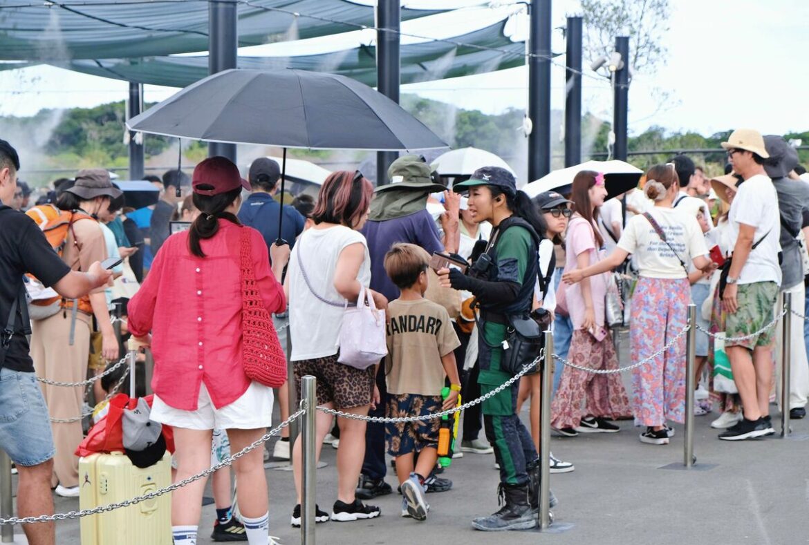 ジャングリア沖縄、外国客は1日券8800円 「乗れるアトラクション少なく高過ぎる」 海外メディアが不満の声報道 - 沖縄タイムス社