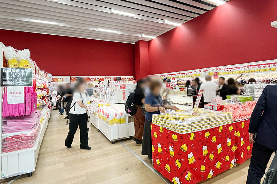 Hello Kitty展 グッズ売場の様子 撮影：Lmaga.jp