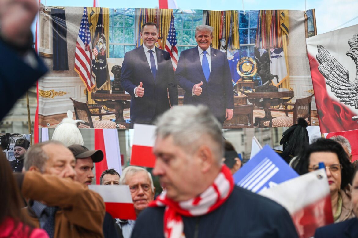 ポーランド人の82％がトランプの主張を拒否しているロシアのドローンの侵入は偶然であった、と世論調査