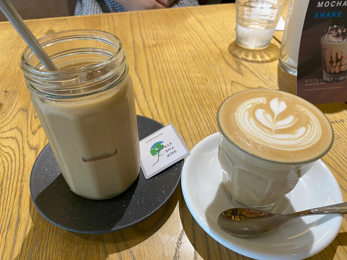 ラテグラフィックのカフェオレ（アイス・ホット）