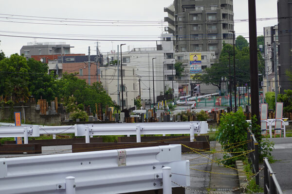 ちょっとの区間が何十年も開通しない！なぜ？ 東京「開かずの道路」の深刻な事情 しびれを切らした地域も