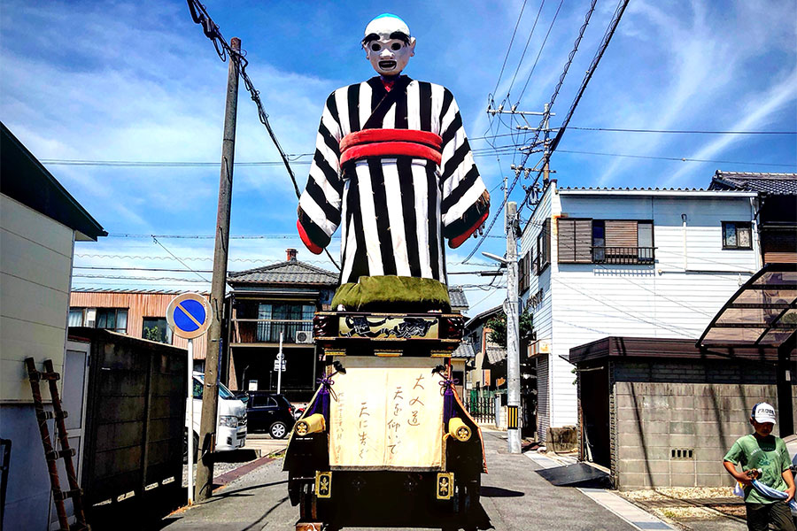 首がのびると約9mにもなる「大四日市まつり」の大入道山車