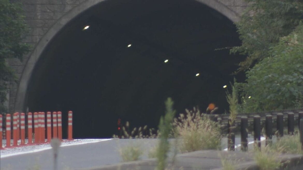 「バイクが燃えている」と通報 転倒したか 運転していた自営業の44歳男性死亡 岐阜市 国道156号