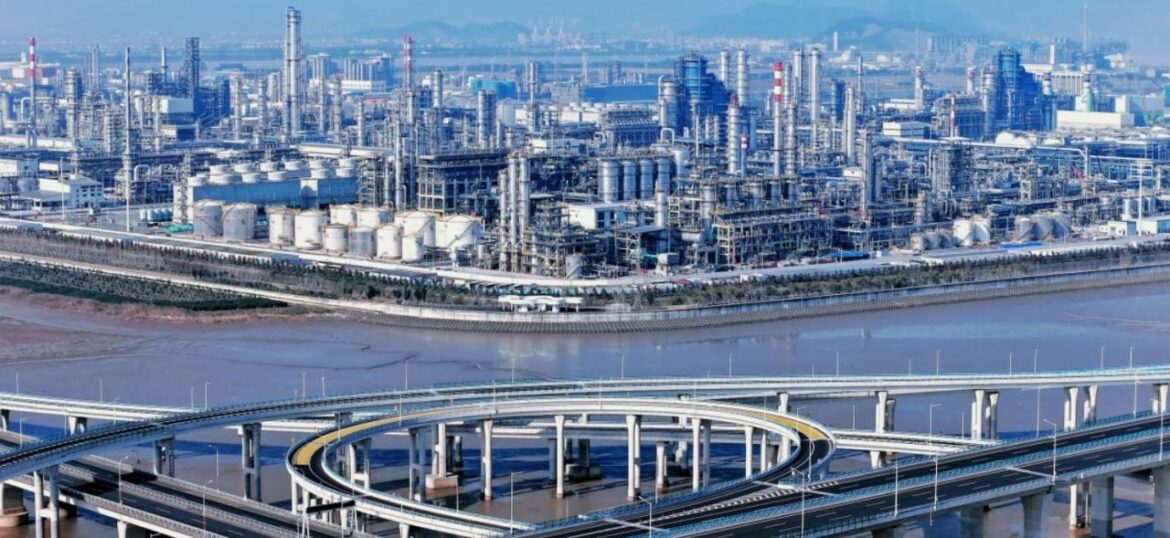 中国の石油化工産業、2025-2026年に年平均5%以上成長を目指す - 中国経済新聞