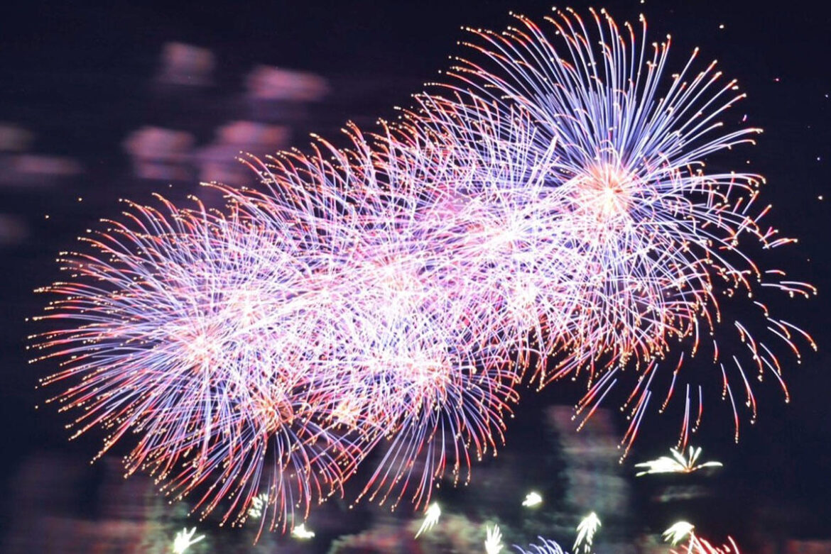 【2025】第21回させぼシーサイドフェスティバルが本日開催！二千発の花火を打ち上げ | 夜景FANマガジン