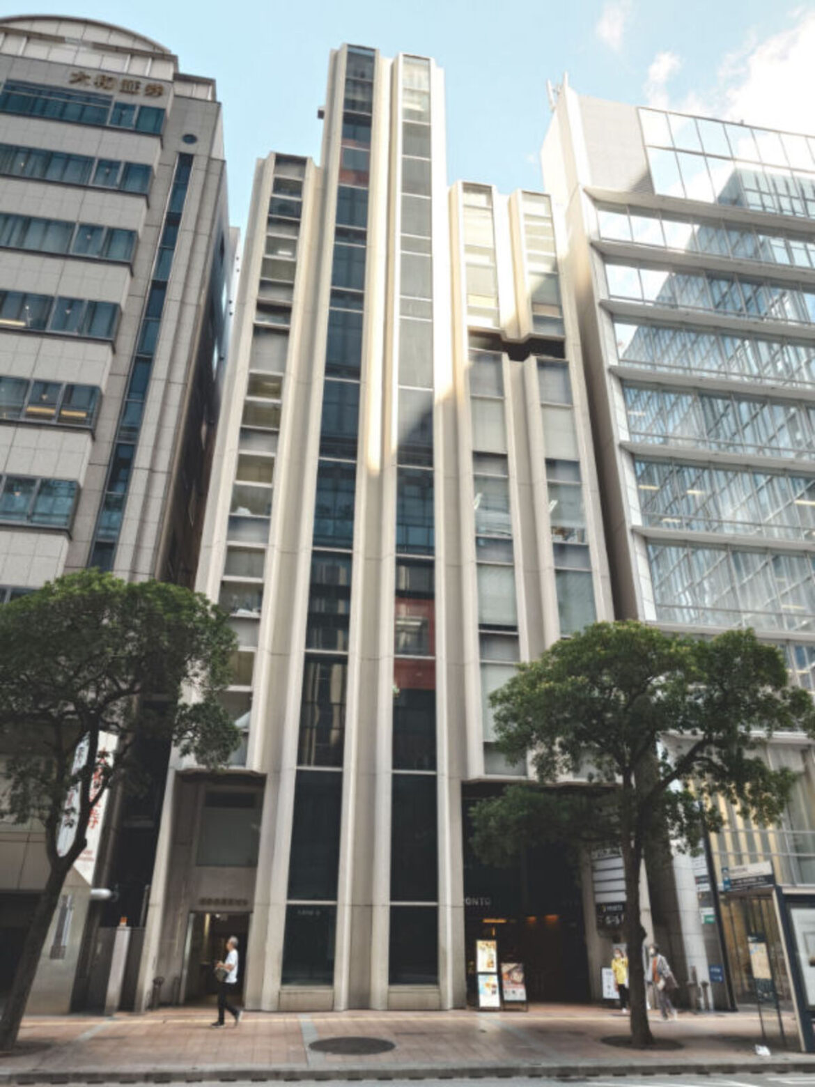 西日本新聞